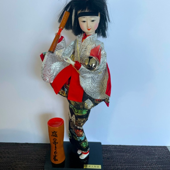 Vintage Japanese Souvenir Doll - Picture 1 of 8